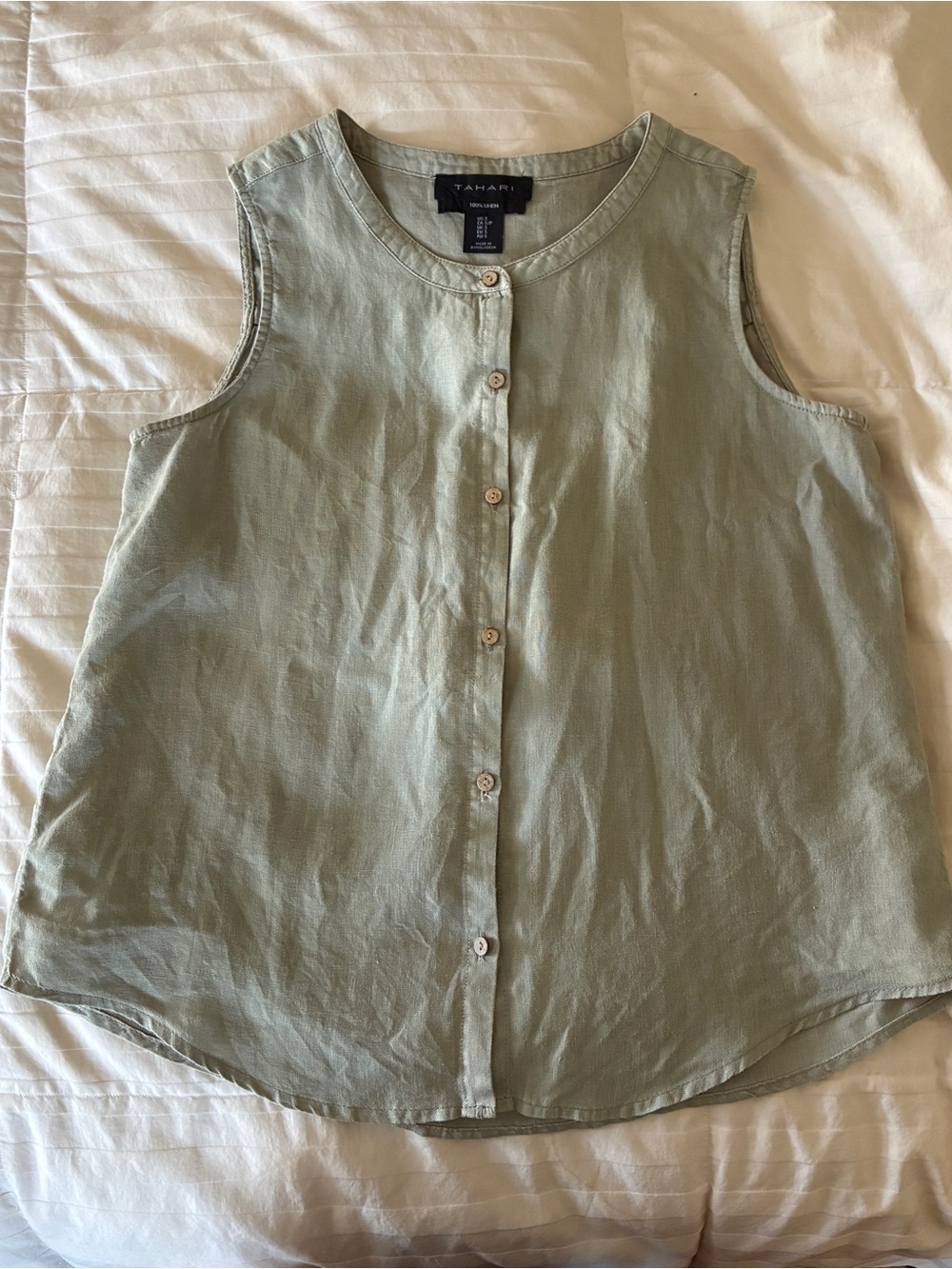 Tahari 100% Linen Sleeveless Button-Down Top in Pale Sage Green - Women’s S